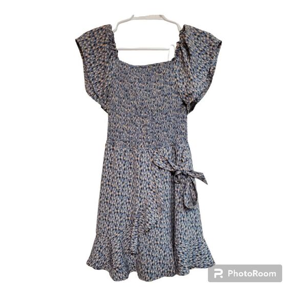 Melrose and market flutter sleeve smocked fit and flare dress size small - Picture 1 of 7